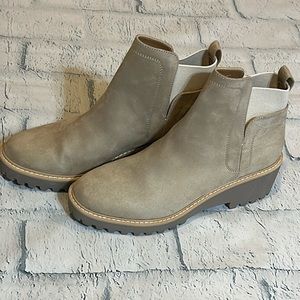 NWOT Dolce Vita Lug Bootie